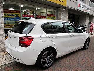 BMW 120̃A~zB[ɂKXR[eBO{H