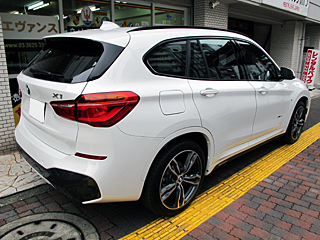 BMW x1ɃNA^19{Hς݊O摜