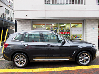 BMW X3̃A~zB[ɂKXR[eBO{H܂