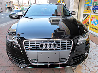 AUDI S4 AVANTɃKXR[eBOĂtdグ̉摜