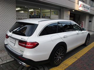 BENZ E220d All-TerrainɃKXR[eBOTC-6349{Hς݉E㕔Ŝ̉摜