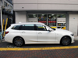 KXR[eBOꂽBMW 320DXTʉ摜