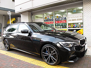 BMW 330i TouringɃEBhEKXR[eBOHς݉摜