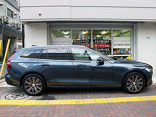 VOLVO V60̃A~zB[ɂR[eBOHς݉摜