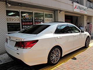 TOYOTA CROWNɃNA^14{Hς݂̎ԓ̉摜1