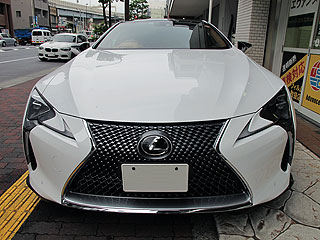 LEXUS LC500ɏĂtKXR[eBO{Hς݉摜