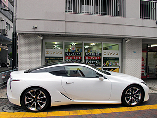 LEXUS LC500hɃNA^28{H摜1