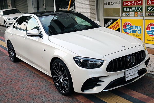 ガラスコーティング済みAMG E53右前方からの画像