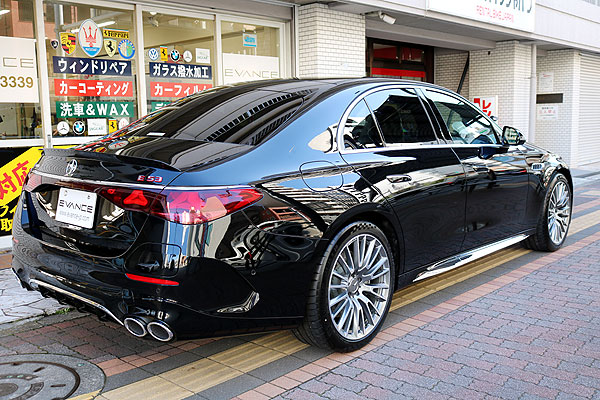 コーティング済みAMG E53右後からの画像