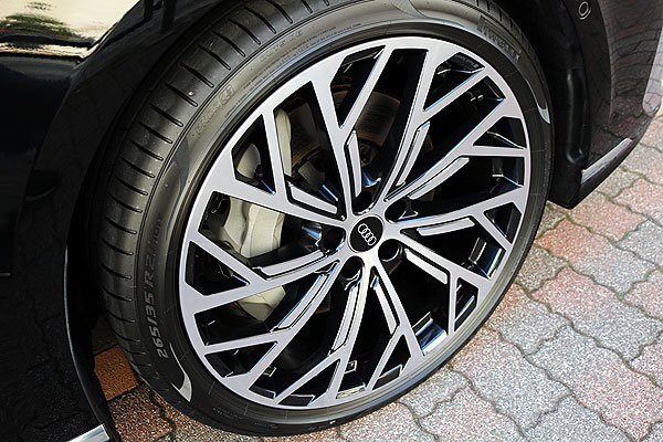 AUDI A8のアルミホィールコーティング済み画像