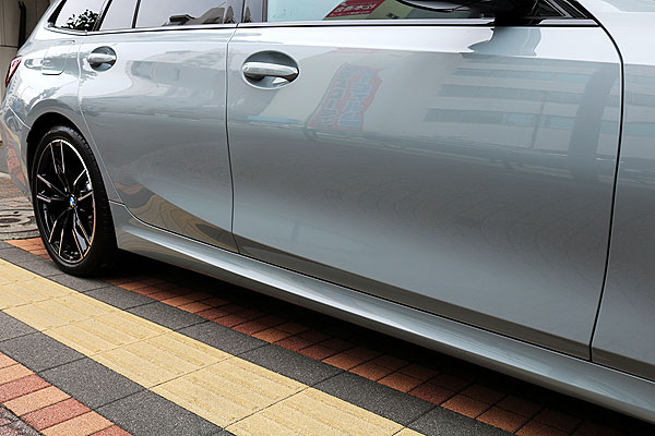 BMW M340i Touring ガラスコーティングW済み側面拡大画像