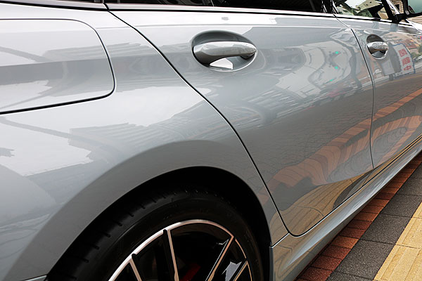BMW M340i Touring ガラスコーティングW済み側面拡大画像
