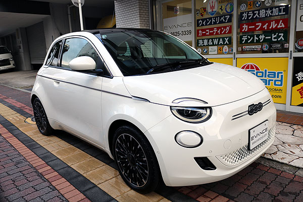 FIAT500Eコーティング済み右前からの画像