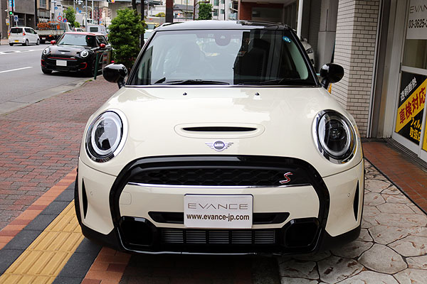 ガラスコーティング済みのmini-cooper-s