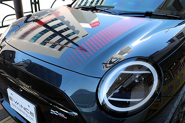 ガラスコーティング(W)済みMINI ジョンクーパーワークスのフード