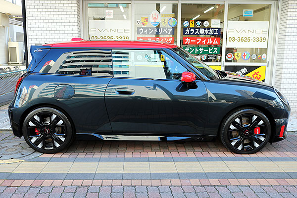 ガラスコーティング済みMINI ジョンクーパーワークス側面全体