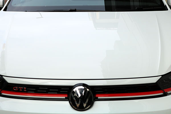 VW POLO GTIガラスコーティング済みフード画像