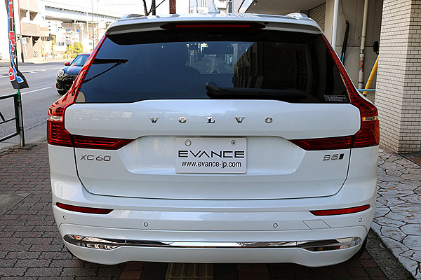 ガラスコーティング済みVOLVO XC60後方からの全体画像