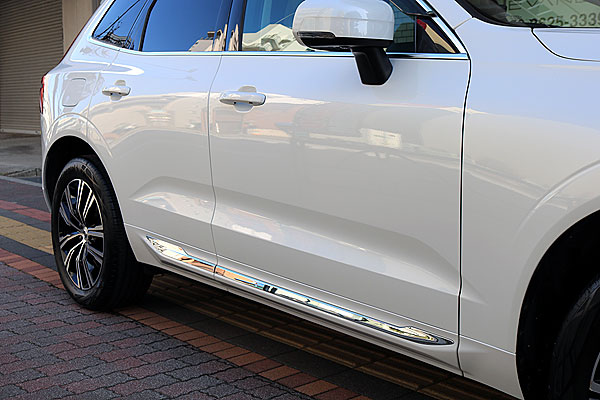 コーティング済みVOLVO XC60右前方からの側面拡大画像