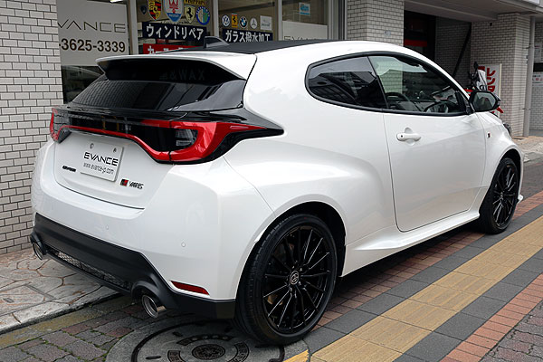 GR YARISにボディコーティング済み右後から全体画像