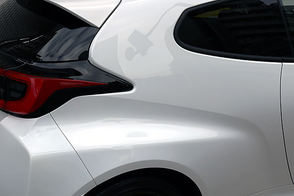 GR YARISにボディコーティング済みリヤ側面