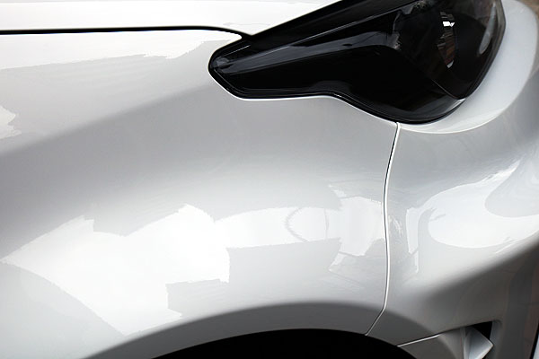 GR YARISにボディコーティング済み前右ライト周り画像