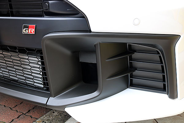 全ての未塗装樹脂部分もコーティング済み