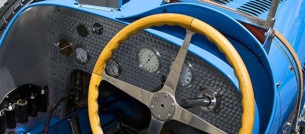 車のガラスコーティングとカーフィルム施工は東京の専門店。浅草エヴァンスのホームページです。